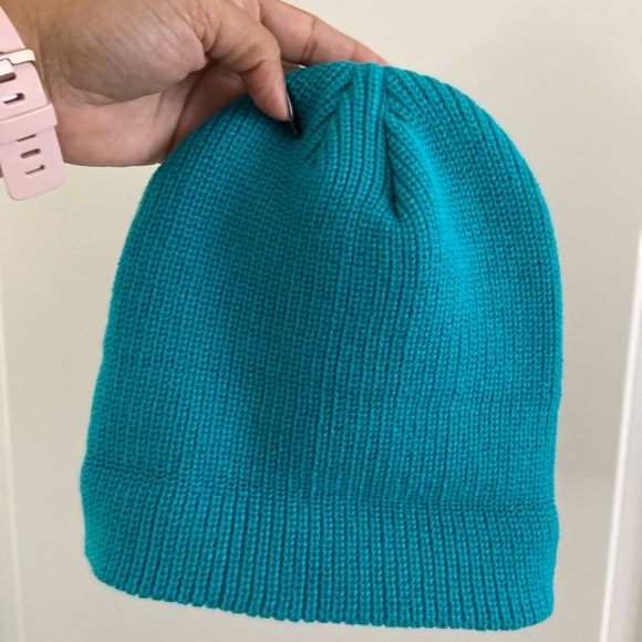 👗 NWT “Reminds Me of Tiffany’s” Blue Beanie Hat 👗 - Picture 6 of 11